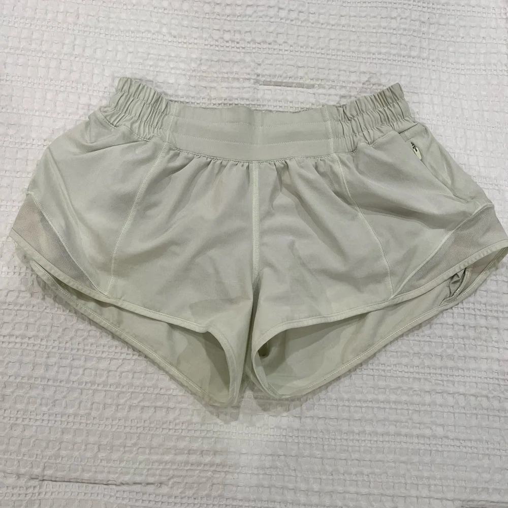 Lululemon Hotty Hots 2.5in, low rise, Elixir - Picture 1 of 7